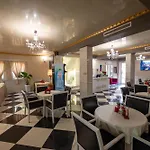 Hotel Aria Center 3*